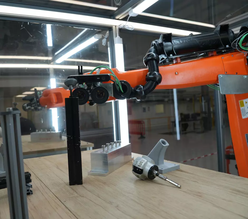 P170 Magics Cameras mounted on Kuka robot arm